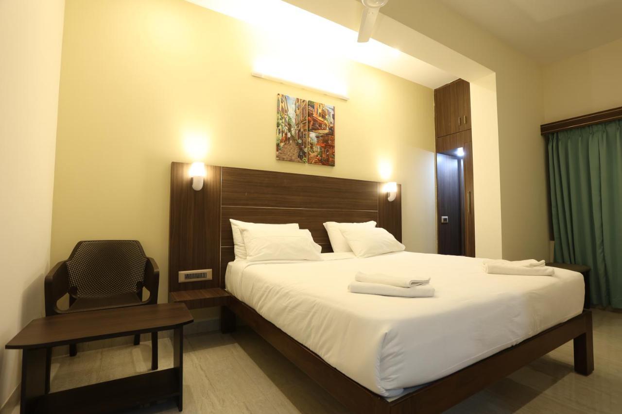 Hotel Minas Manor Tiruchirappalli Exterior foto
